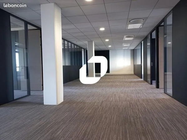 Bureaux 516 m² 