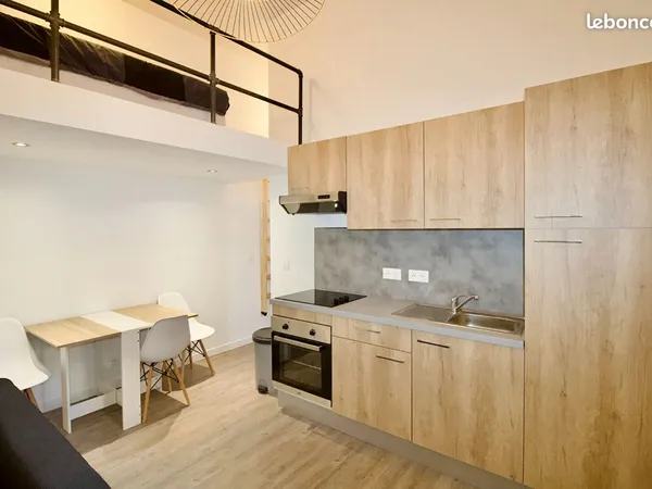 Studio 1 pièce 22 m² 