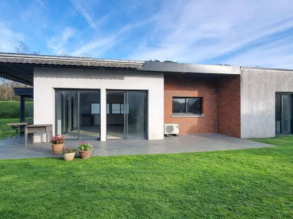Maison de plain-pied 5 pièces 160 m² 