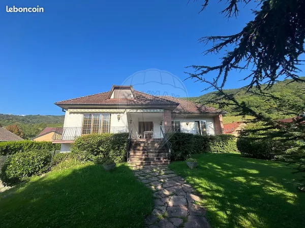 Maison 8 pièces 213 m² 
