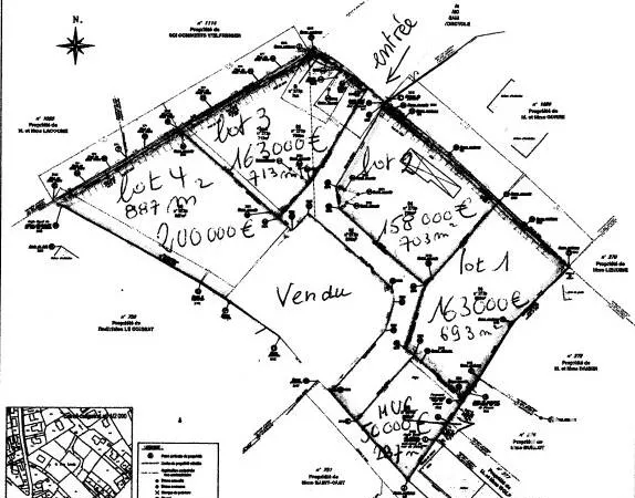 Terrain 703 m² 