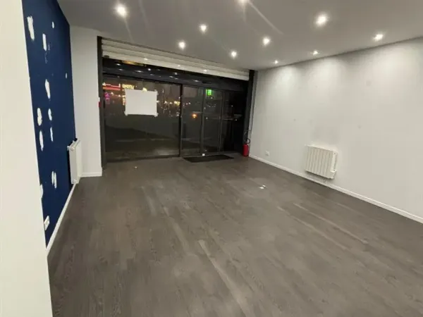 Location Commerce PARIS 75015 