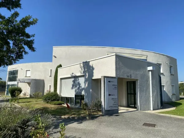 BUREAUX/ENTREPOTS A VENDRE 