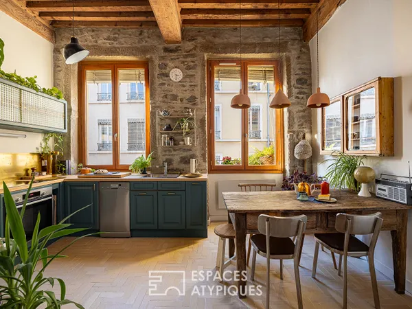 Ancien cosy à deux pas des quais 