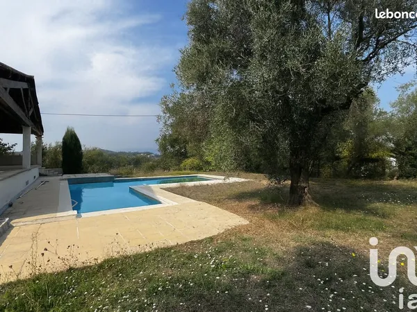 Propriété 5 pièces 93 m² 
