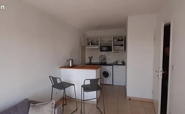T2 entièrement meublé + parking + balcon + cave 