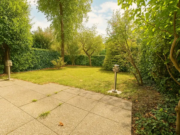 Vends apartement 82m², 3-4 pièces, 2-3 chambres, 2 salles d'eau, jardin privatif, terrasse, cave, 