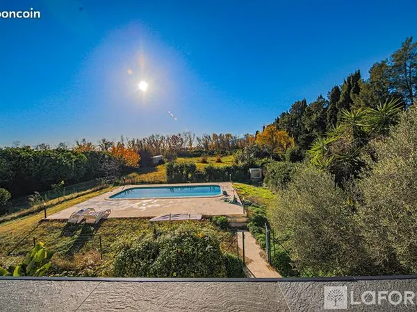 Maison 15 pièces 472 m² 
