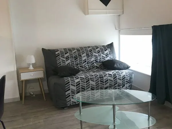 Studio 1 pièce 25 m² 