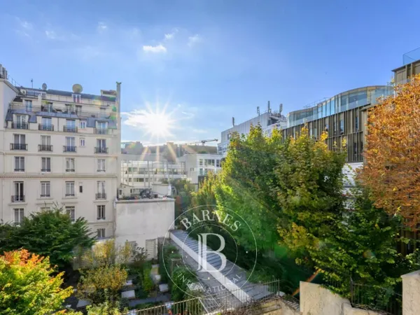 Paris 75008 - Champs-Élysées / Avenue George V - Appartement au 