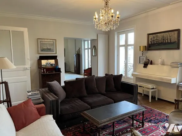 Appartement 5 pièces 152 m² 