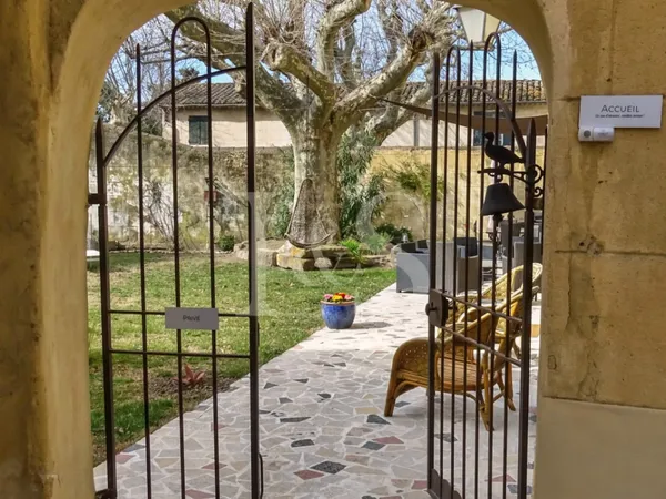 Avignon, Ancien couvent restauré offrant 520m² d'habitation 