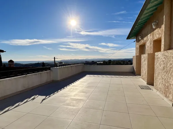 NICE OUEST Bellet : Spacieux 3 pièces 81m2 + Terrasse 50m2 P 