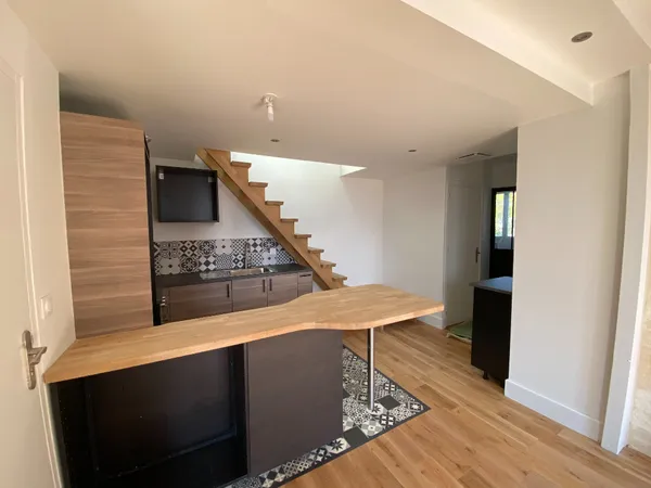 T2 immeuble pierre bordeaux croix blanche 