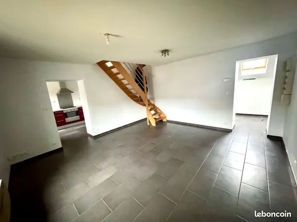 À louer - Appartement T3 de 65 m² - Bruille-Saint-Amand 