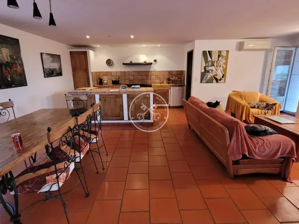 Domaine Viticole 8Ha et sa villa de 3 pièces 