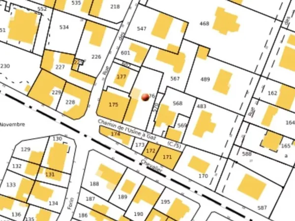 Terrain 700 m² 