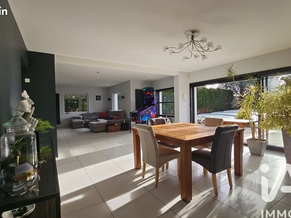 Maison 8 pièces 208 m² 