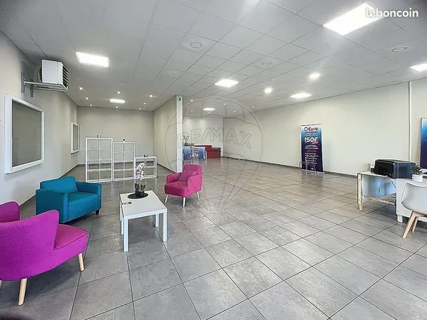Local commercial 820 m² 
