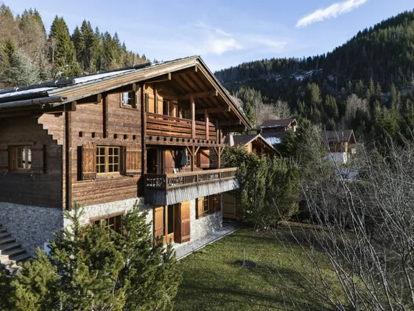 Chalet - Traditionnel, au calme, avec vue magnifique 