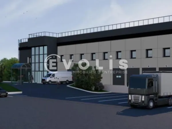 Local industriel 8 018 m² 