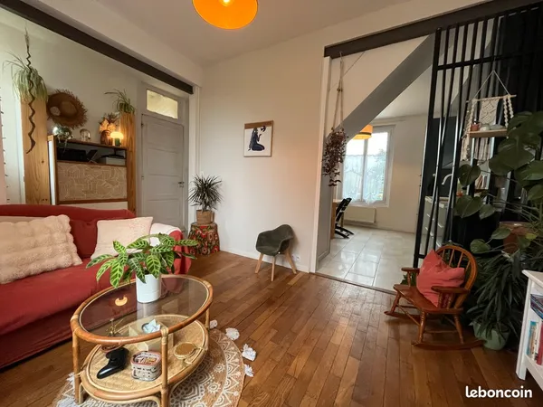 Maison avec jardin et dépendance 