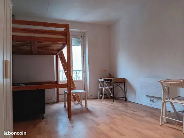 Tres joli studio meublé et entièrement équipé 