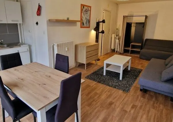Studio 1 pièce 20 m² 