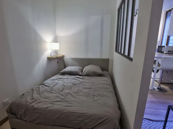 Studio meublé avec terrasse privative 