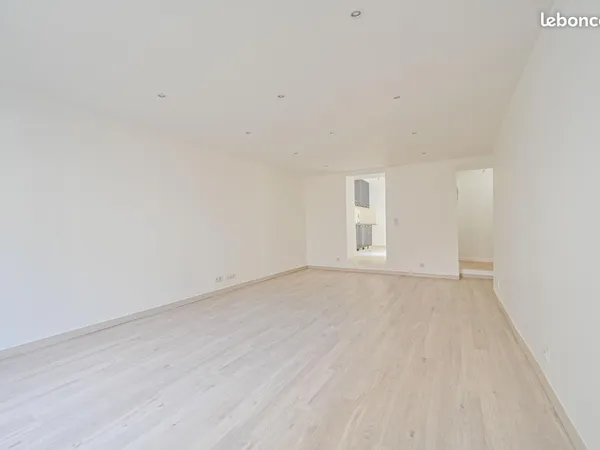 Appartement 1 pièce 43 m² 