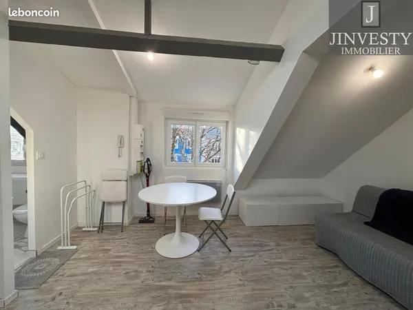 Studio 1 pièce 24 m² 