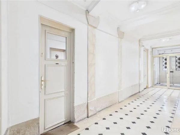 Appartement 4 pièces - 2 chambres - 98 m2 - Grands Boulevards 