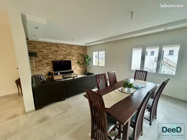 Propriété 3 pièces 155 m² 