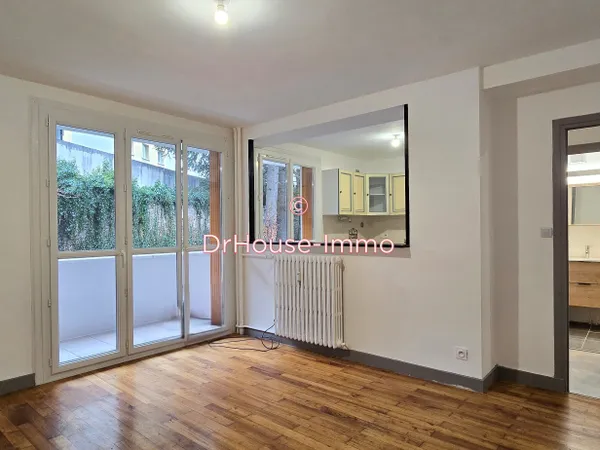 Charmant Appartement en parfait état T2 50 m² avec 2 Balcons et parking collectif, calme et 