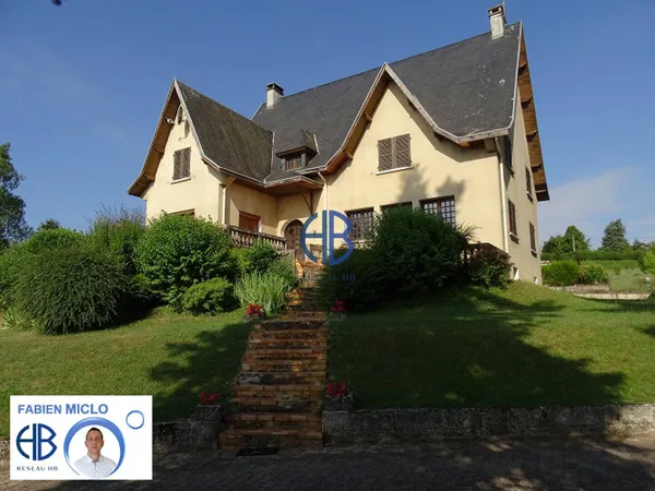 Maison 11 pièces 256 m² 
