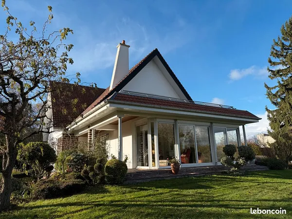Propriété 6 pièces 218 m² 