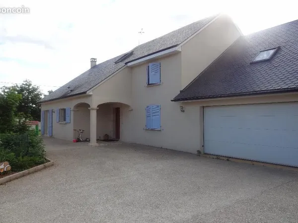 Maison 7 pièces 233 m² 