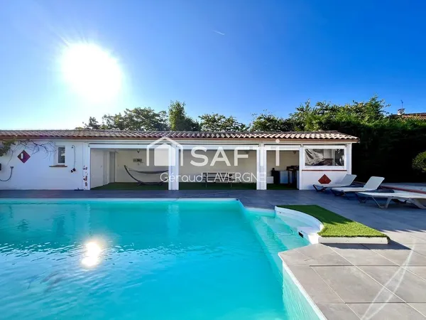 Superbe maison rénovée avec piscine et dépendance 