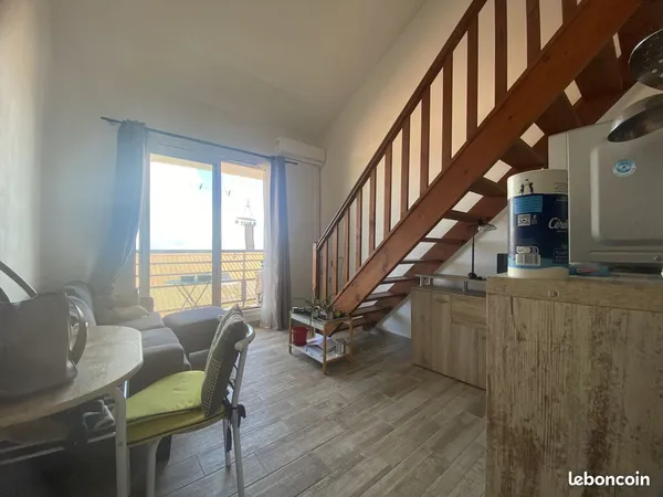 Studio 1 pièce 30 m² 