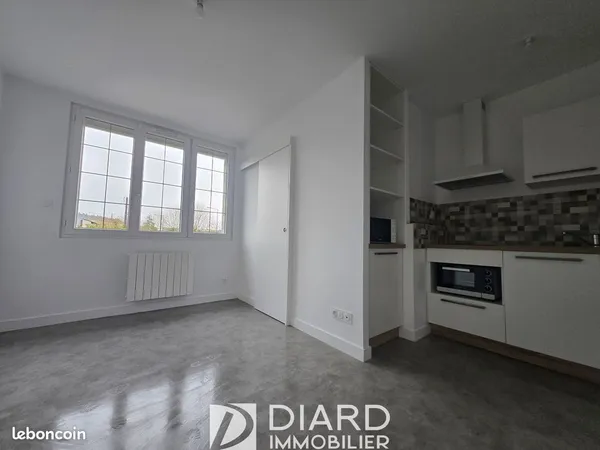 Studio 1 pièce 16 m² 
