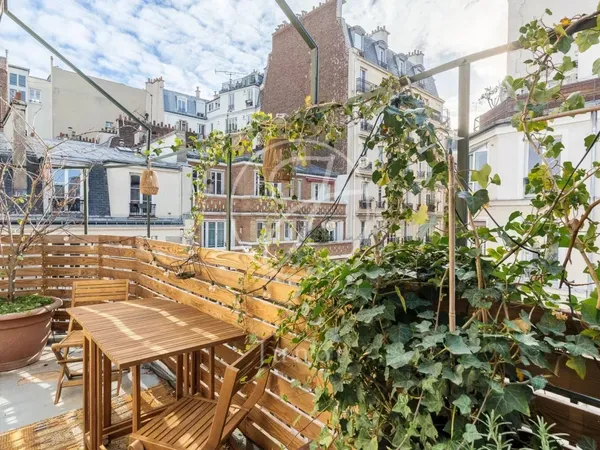 Paris 18e - LAMARCK-CAULAINCOURT - Appartement duplex à vendre - 