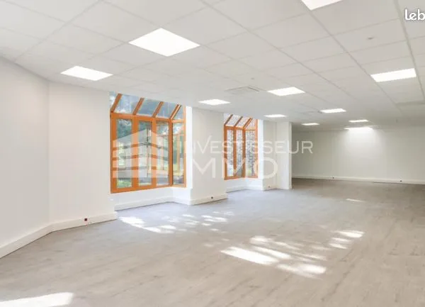 Bureaux 426 m² 