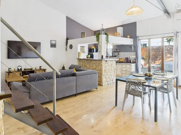 Maison 10 pièces 286 m² 