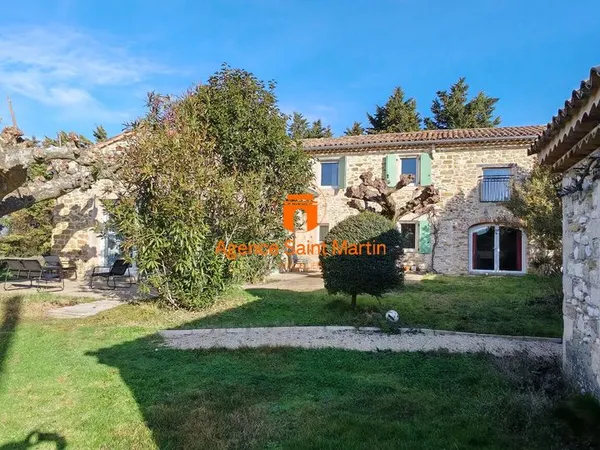 Mas 6 pièces 215 m² 