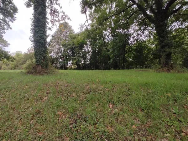 Terrain 1 687 m² Saint Astier 