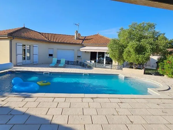Maison 6 pièces 228 m² 