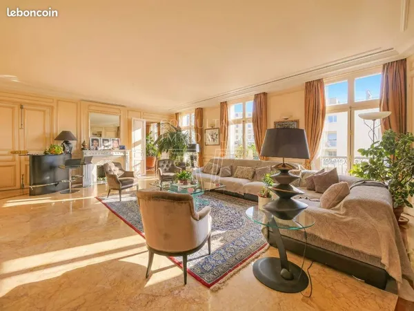 Appartement 5 pièces 244 m² 
