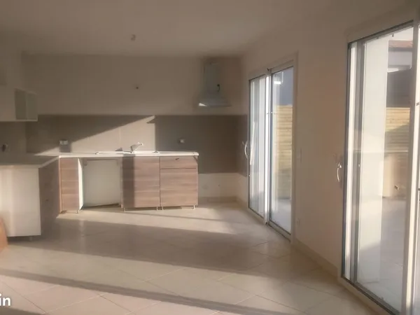 Maison 4 chambres 105 m2 habitables + 20 m2 de garage 