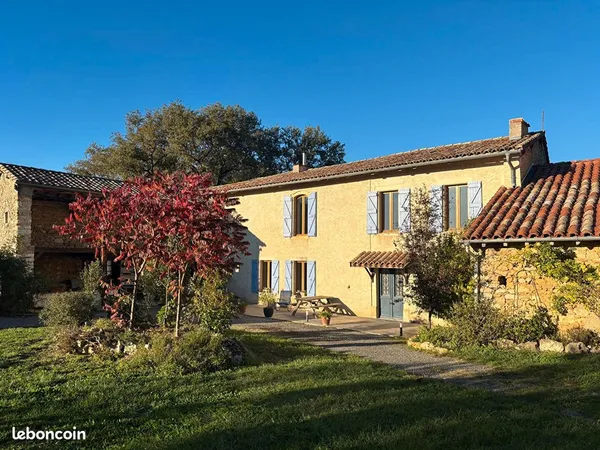 Propriété 8 pièces 275 m² 
