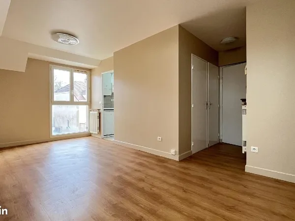 Studio 1 pièce 25 m² 